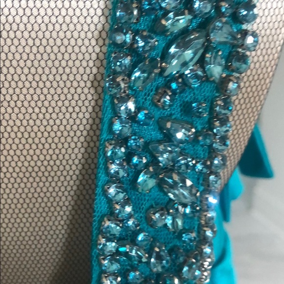 Stunning dress with strap crystal beading . - Picture 5 of 6